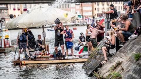 Regata Internacional de Bañeras en Dinant 