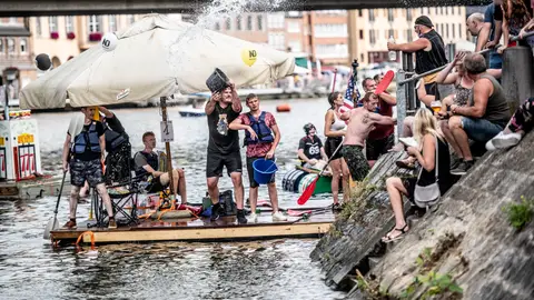 Regata Internacional de Bañeras en Dinant Regata Internacional de Bañeras en Dinant