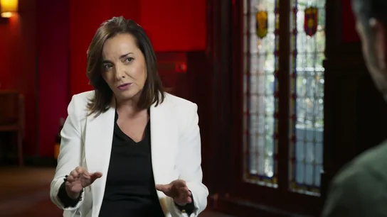 Pepa Bueno, tras hacer la entrevista más personal a Julio Iglesias: "Con 68 años quería mostrar las debilidades de un triunfador" Pepa Bueno, tras hacer la entrevista más personal a Julio Iglesias: "Con 68 años quería mostrar las debilidades de un triunfador"