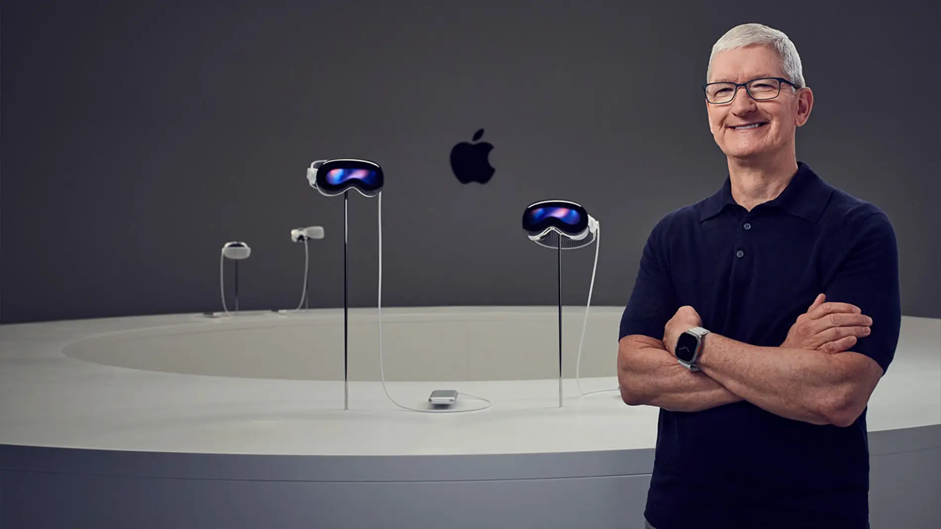Tim Cook junto a las Apple Vision Pro