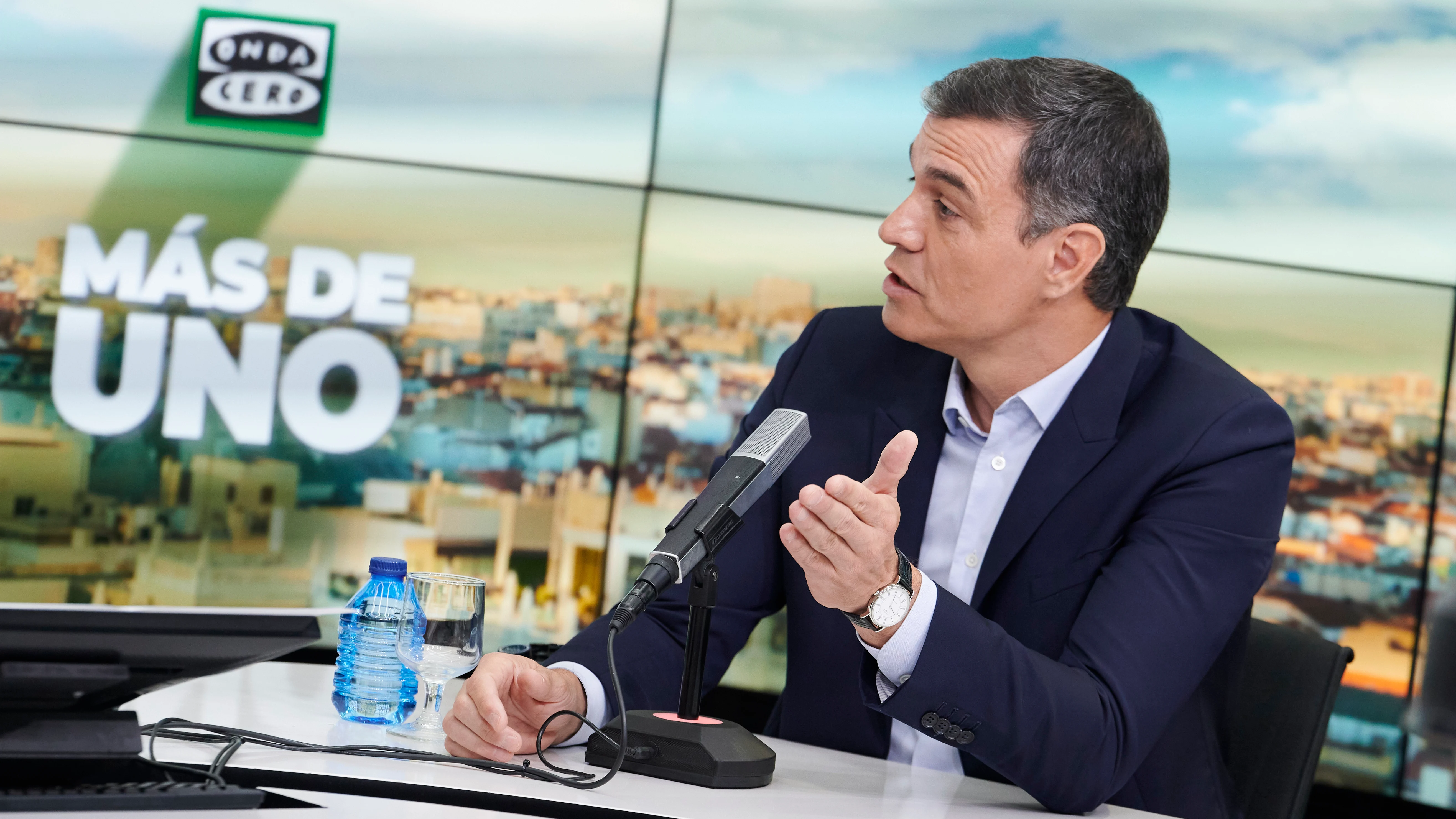 Pedro Sánchez durante la entrevista con Carlos Alsina