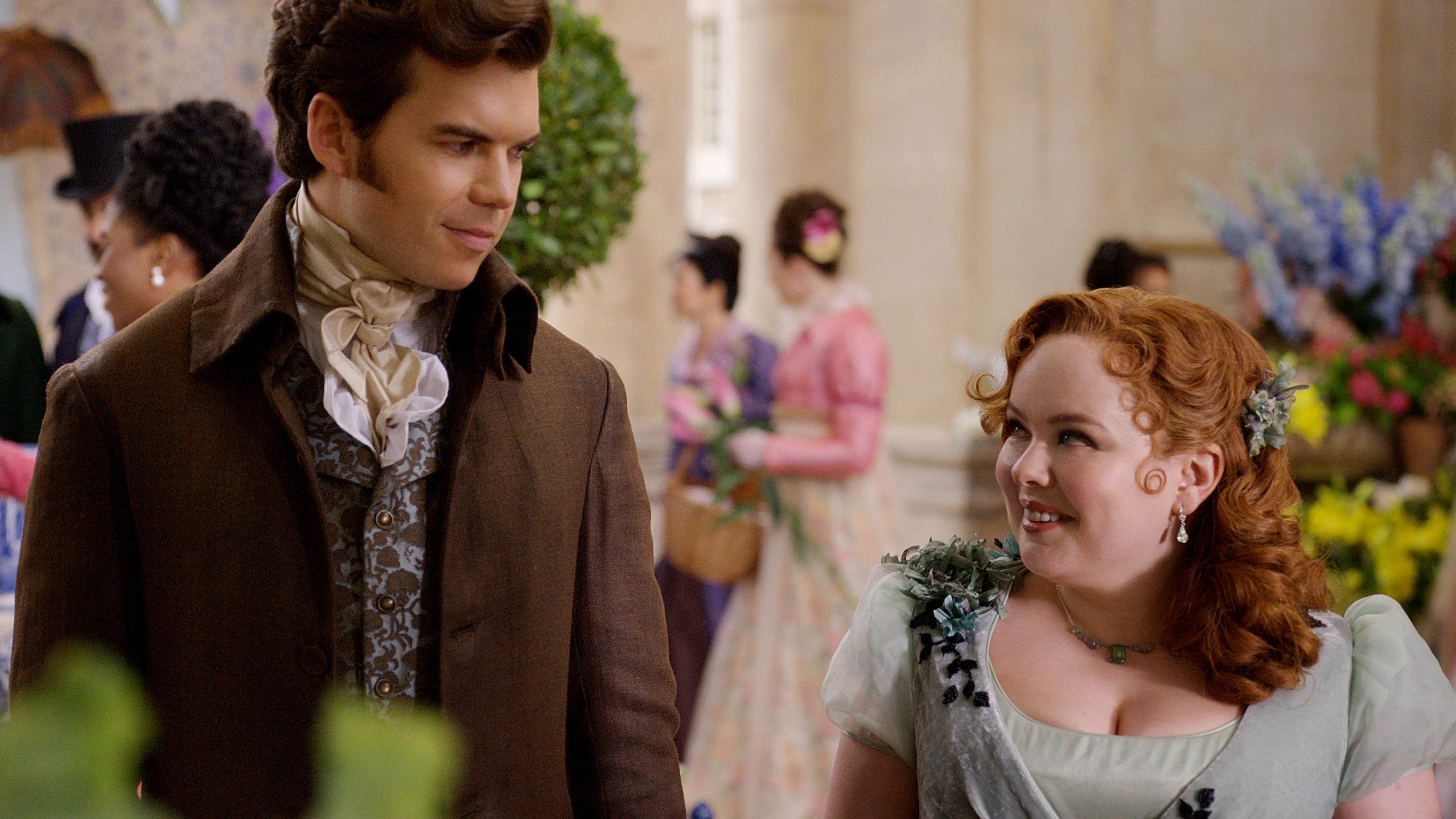 Colin Bridgerton (Luke Newton) intenta recuperar la amistad de Penelope Featherington (Nicola Coughlan) después de decepcionarla. Colin Bridgerton (Luke Newton) intenta recuperar la amistad de Penelope Featherington (Nicola Coughlan) después de decepcionarla.
