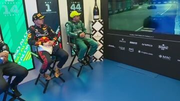 Verstappen alucina con el 'beso' de Alonso al muro... y Fernando tira de ironía