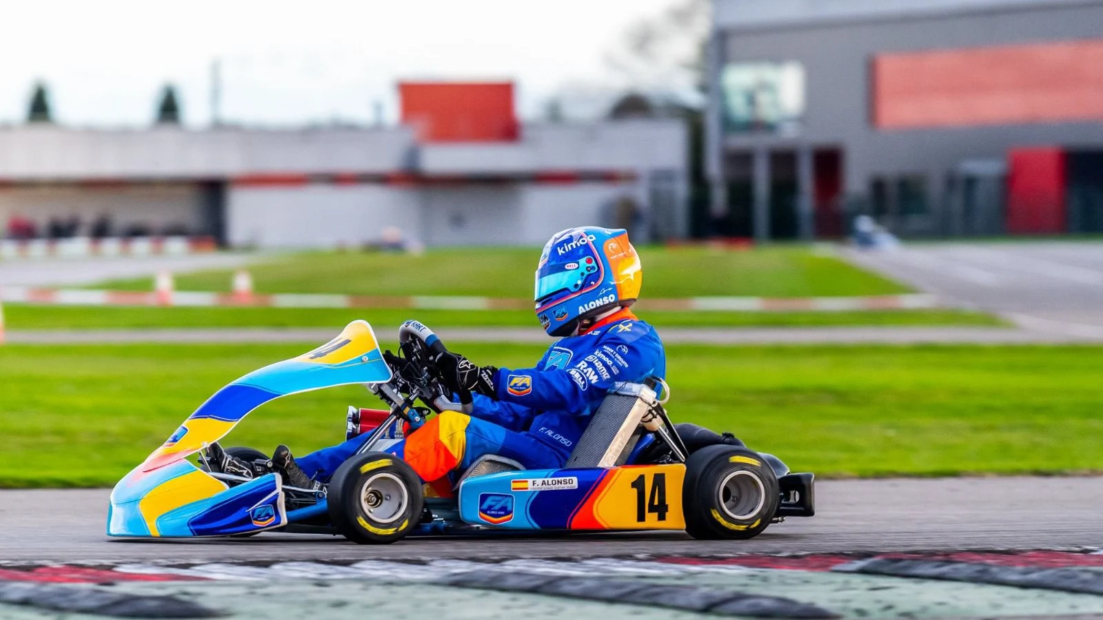 Fernando Alonso en su kart