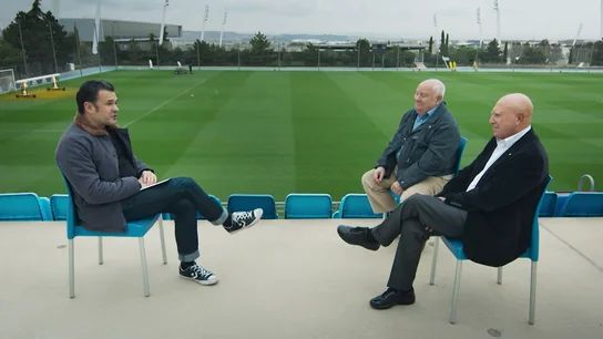 Dos compañeros de Julio Iglesias en el Real Madrid revelan a Iñaki López cómo era de jugador: "Era más un portero de balonmano" Dos compañeros de Julio Iglesias en el Real Madrid revelan a Iñaki López cómo era de jugador: "Era más un portero de balonmano"