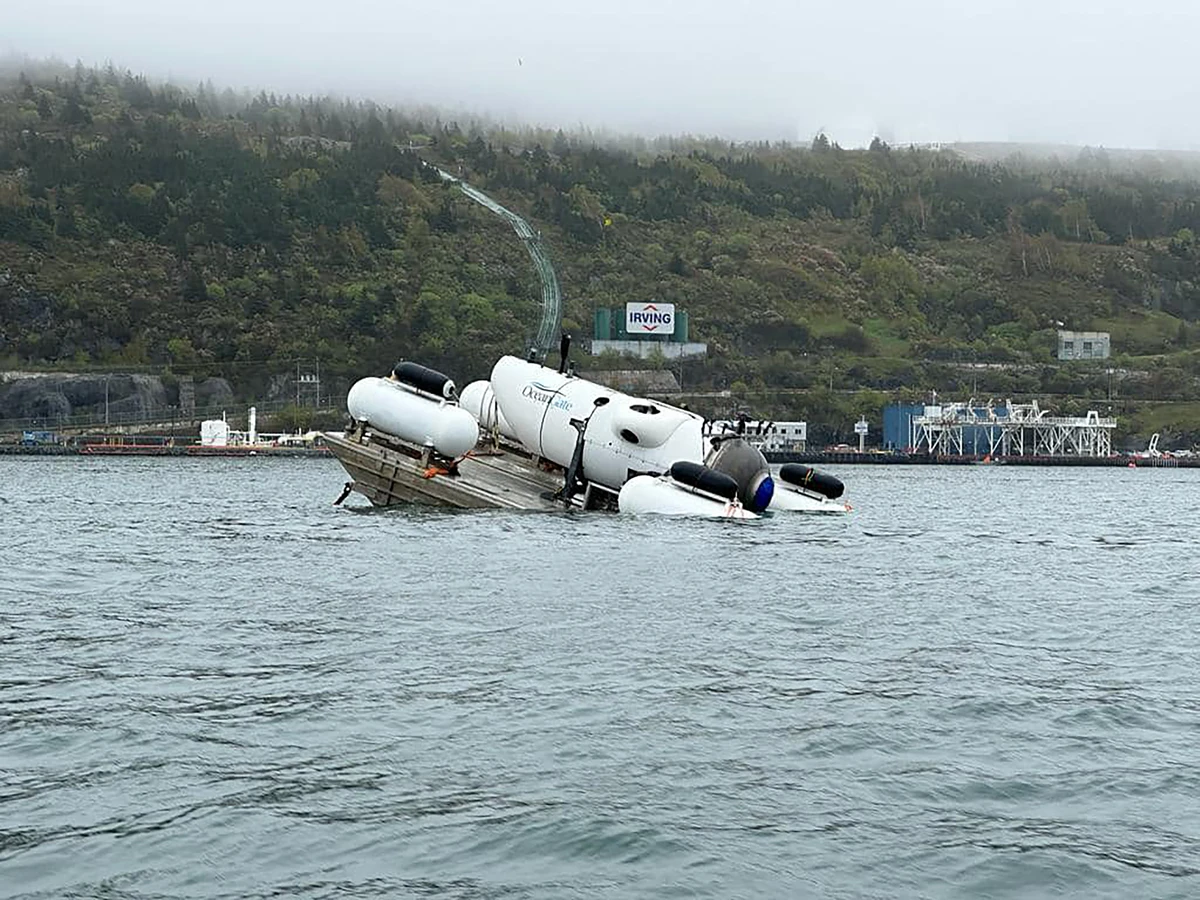 Un avión canadiense detecta "ruidos submarinos" en la búsqueda del submarino Titán