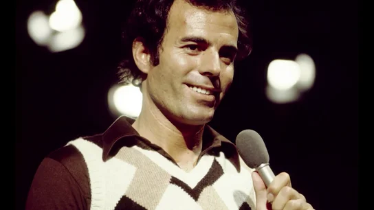 La sorprendente anécdota con 'La vida sigue igual' que hubiera cambiado para siempre la historia de Julio Iglesias La sorprendente anécdota con 'La vida sigue igual' que hubiera cambiado para siempre la historia de Julio Iglesias