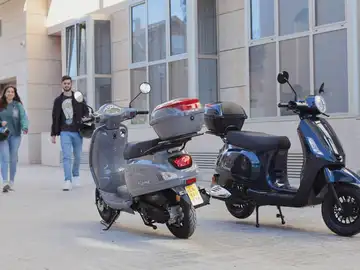 El scooter 125 cc más barato en España tiene aspecto retro y una promoción inigualable Riya Rome