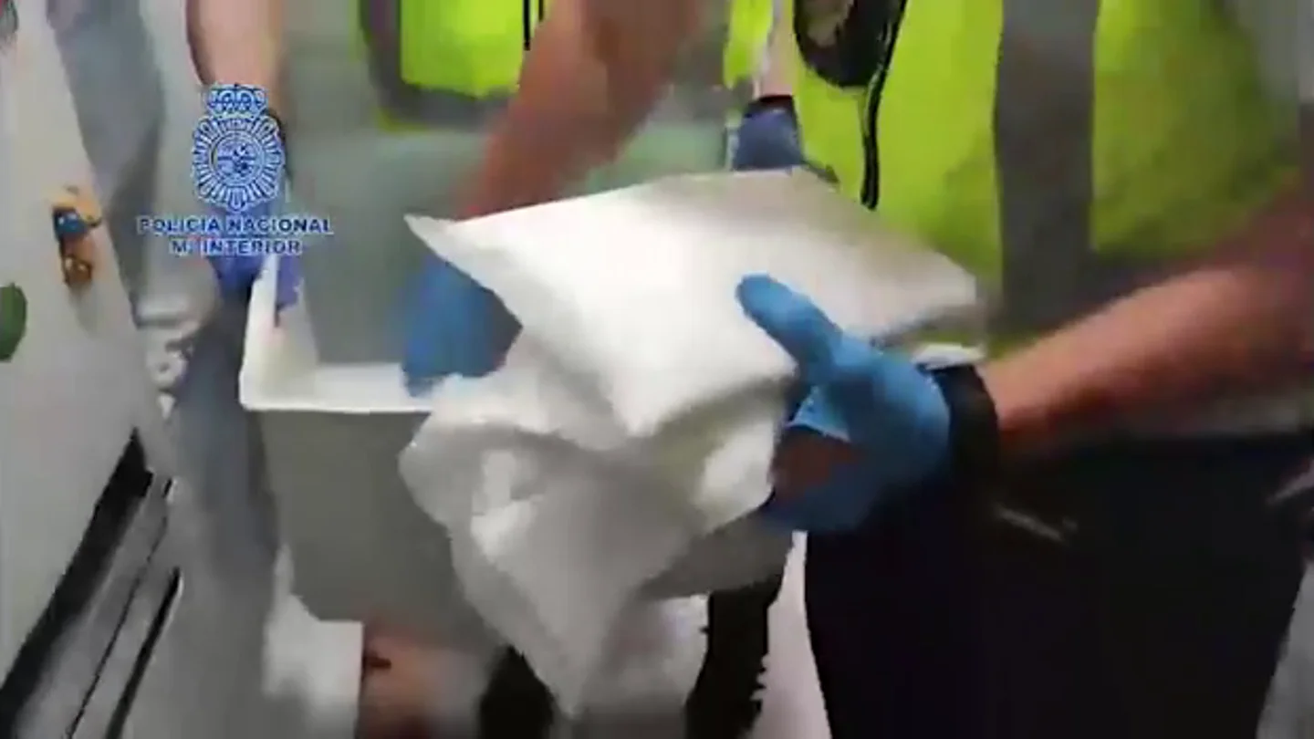 Desmantelan una de las mayores organizaciones criminales internacionales dedicadas al tráfico de drogas sintéticas Desmantelan una de las mayores organizaciones criminales internacionales dedicadas al tráfico de drogas sintéticas