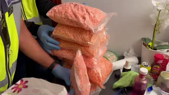 Desmantelan una red criminal dedicada al tráfico de drogas sintéticas. Desmantelan una red criminal dedicada al tráfico de drogas sintéticas.