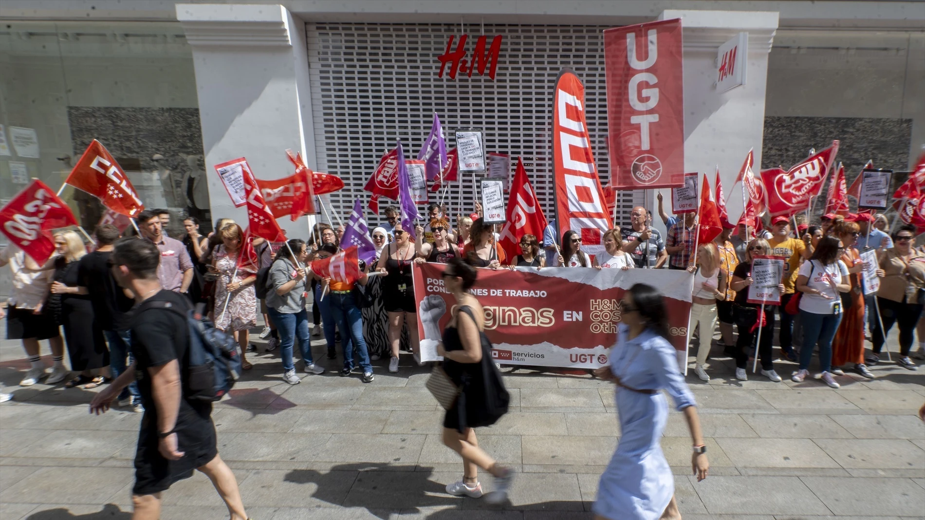 Los 4.000 empleados de H&amp;M van a huelga en plena campaña de rebajas para pedir que se refuercen las plantillas y mejoras salariales