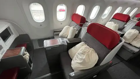 Asientos business de un avión de Latam Airliness con trayecto Sudamérica Asientos business de un avión de Latam Airliness con trayecto Sudamérica