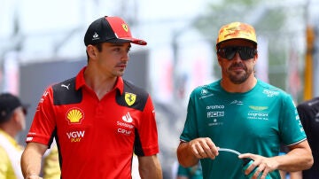 Charles Leclerc y Fernando Alonso