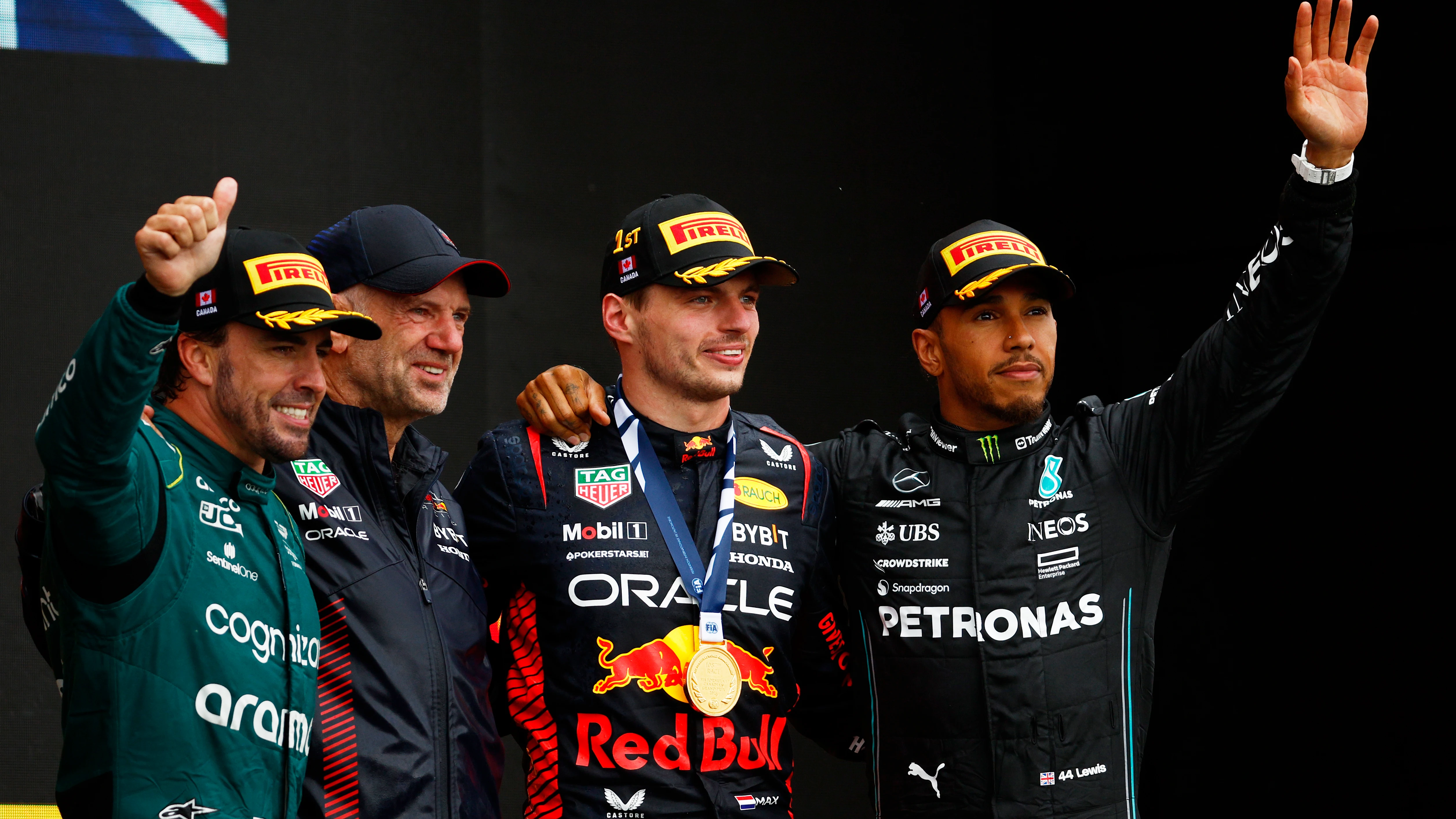 Fernando Alonso, Adrian Newey, Max Verstappen y Lewis Hamilton