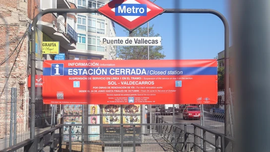 Entrada de la estación de Metro Puente de Vallecas, contigua a la estación de Nueva Numancia Entrada de la estación de Metro Puente de Vallecas, contigua a la estación de Nueva Numancia