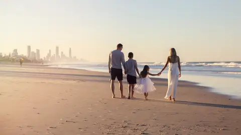 Familia de 4 personas visitando Australia Familia de 4 personas visitando Australia