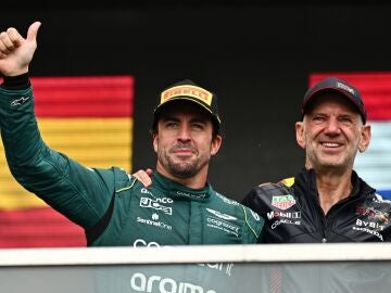 Fernando Alonso, con Adrian Newey
