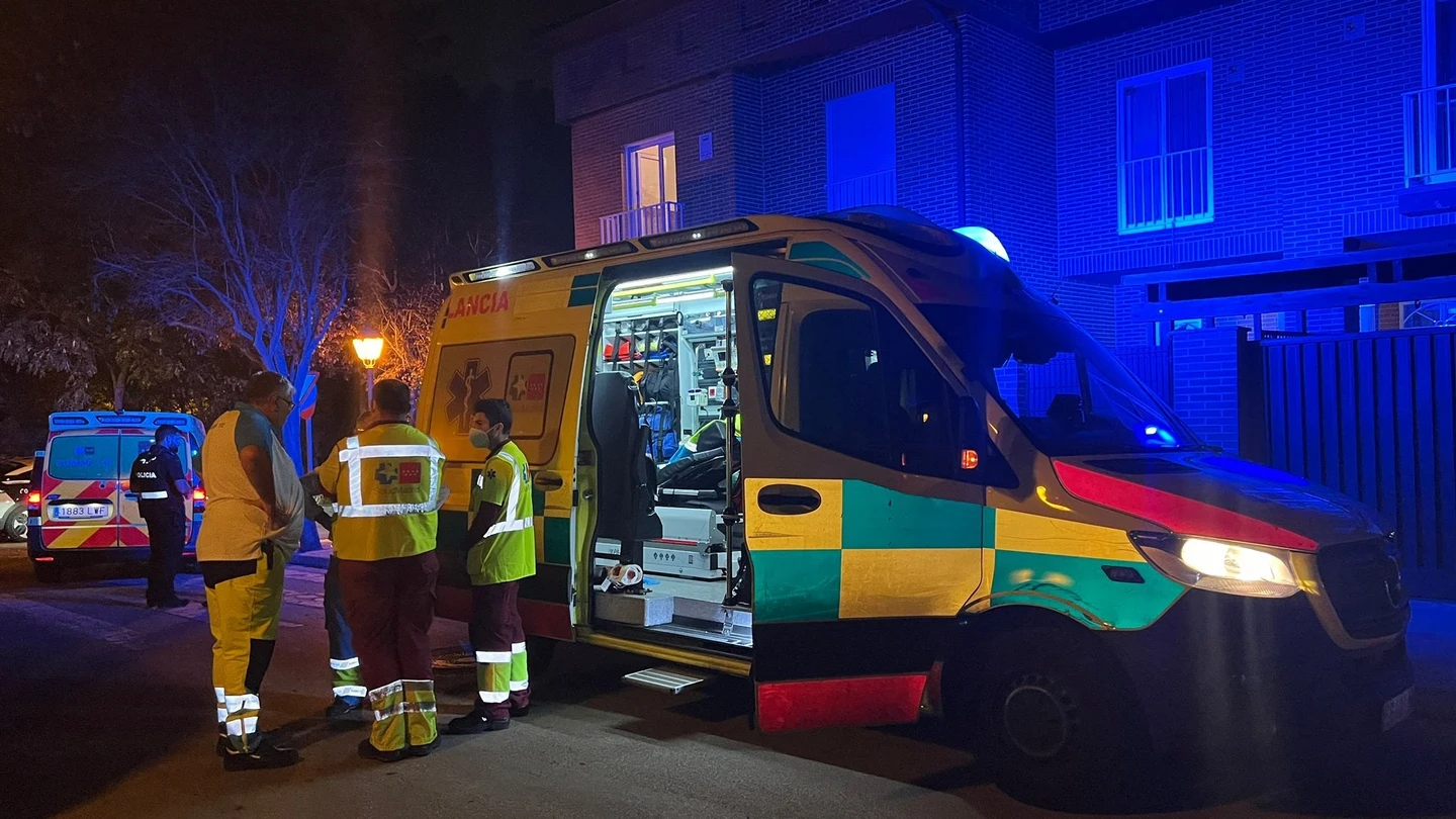 Imagen de archivo de una ambulancia en Madrid Detenido un joven tras matar a su madre y herir a su padre en Daganzo de Arriba (Madrid)
