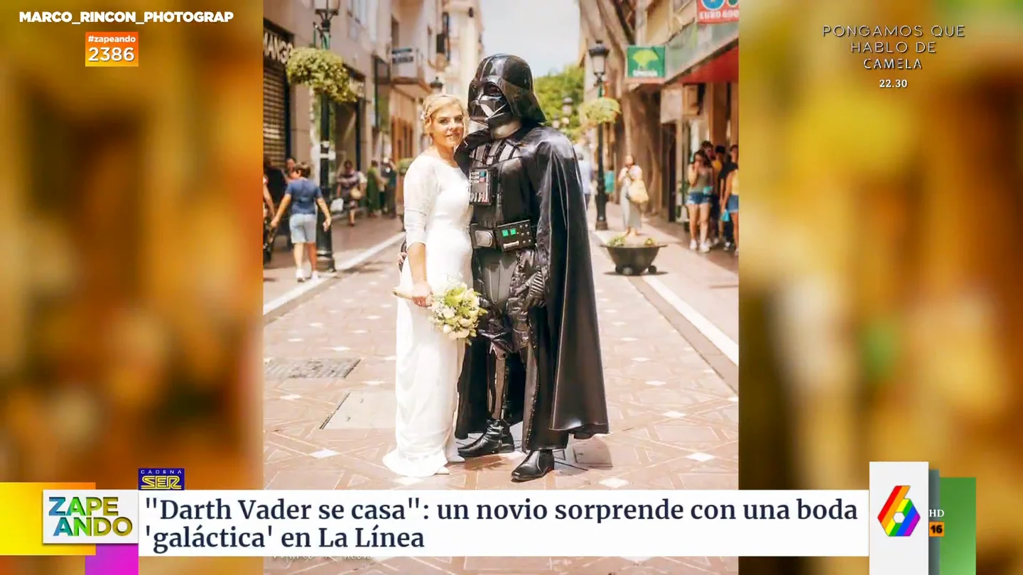 Un hombre se casa disfrazado de Darth Vader en la Línea de la Concepción Un hombre se casa disfrazado de Darth Vader en la Línea de la Concepción