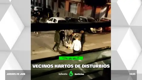 Vecinos hartos de una discoteca de Valencia: Orinan en la calle, se pelean y duermen la mona en la calle