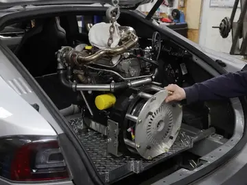 Es posible hacer más de 2.000 km sin cargar con un Tesla, y el secreto se llama diésel Es posible hacer más de 2.000 km sin cargar con un Tesla, y el secreto se llama diésel