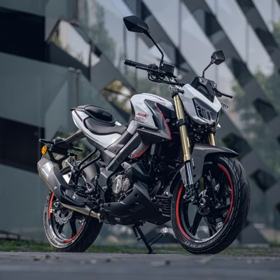 Es china, pero probablemente sea la moto “naked” de 125 cc con la mejor relación entre precio y equipamiento