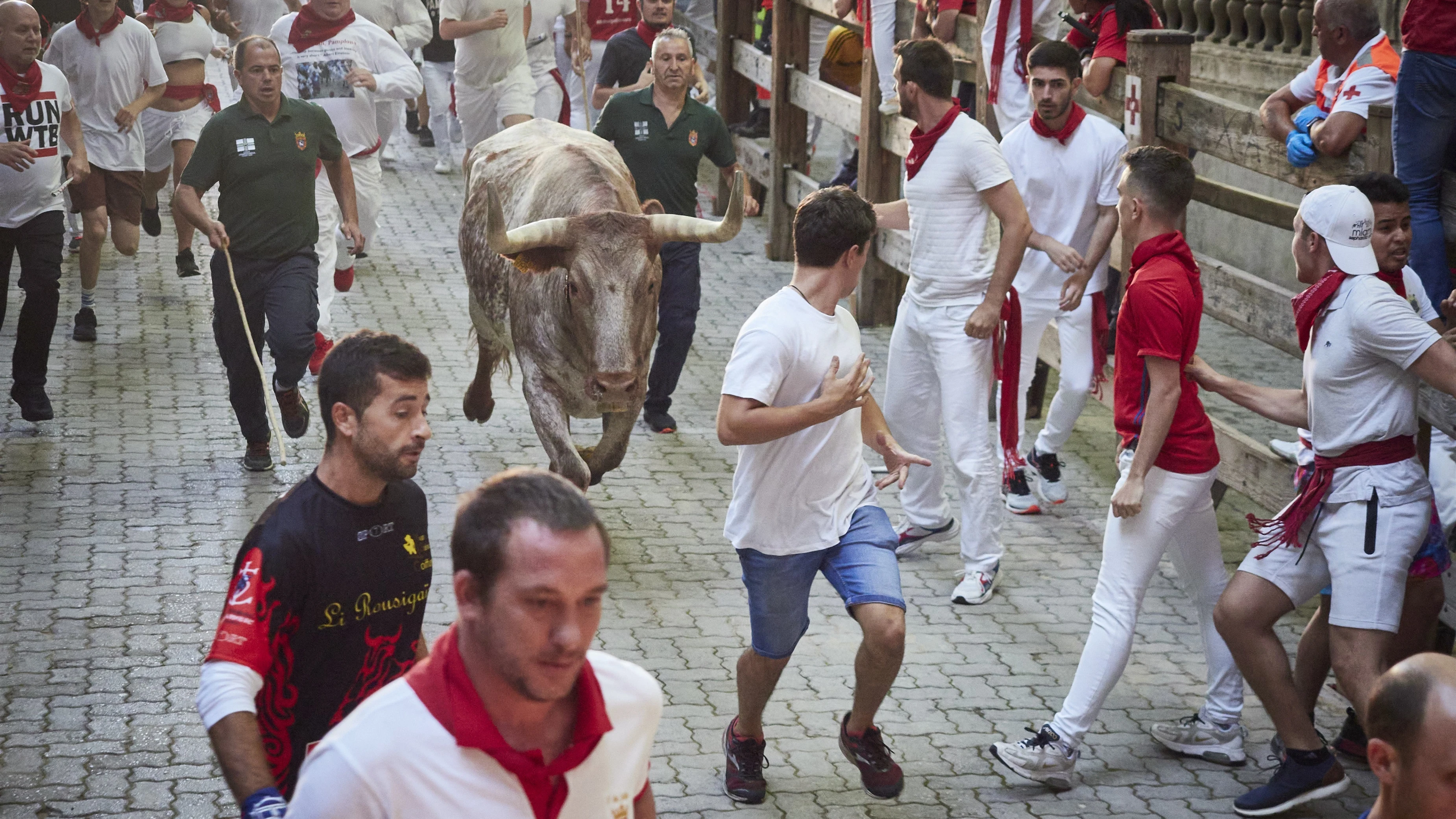 Dónde ver los encierros de San Fermín 'online' desde casa (o desde cualquier lugar)