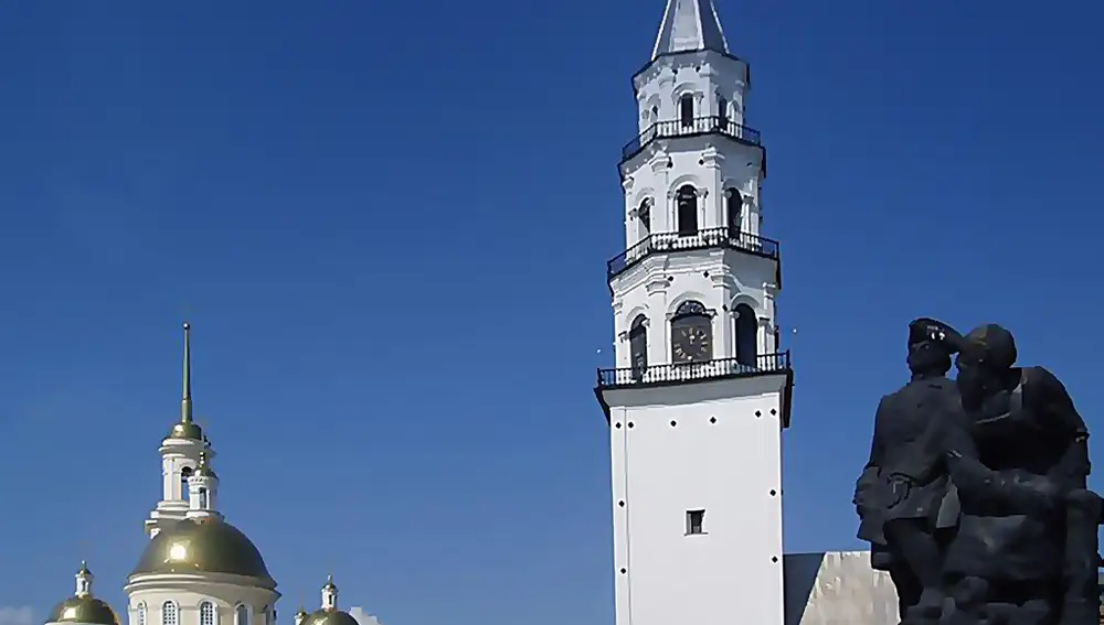 Torre inclinada de Neviansk