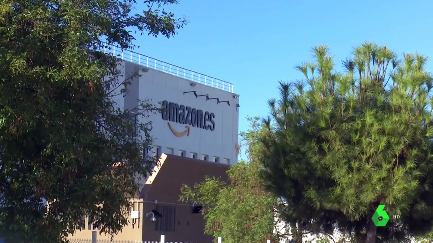 Un trabajador de Amazon habla de las devoluciones de la empresa: "Si me pillan que estoy contando esto..." Un trabajador de Amazon habla de las devoluciones de la empresa: "Si me pillan que estoy contando esto..."