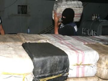 Mexico seizes a semi-submersible with more than 3.5 tons of cocaine in the Pacific
