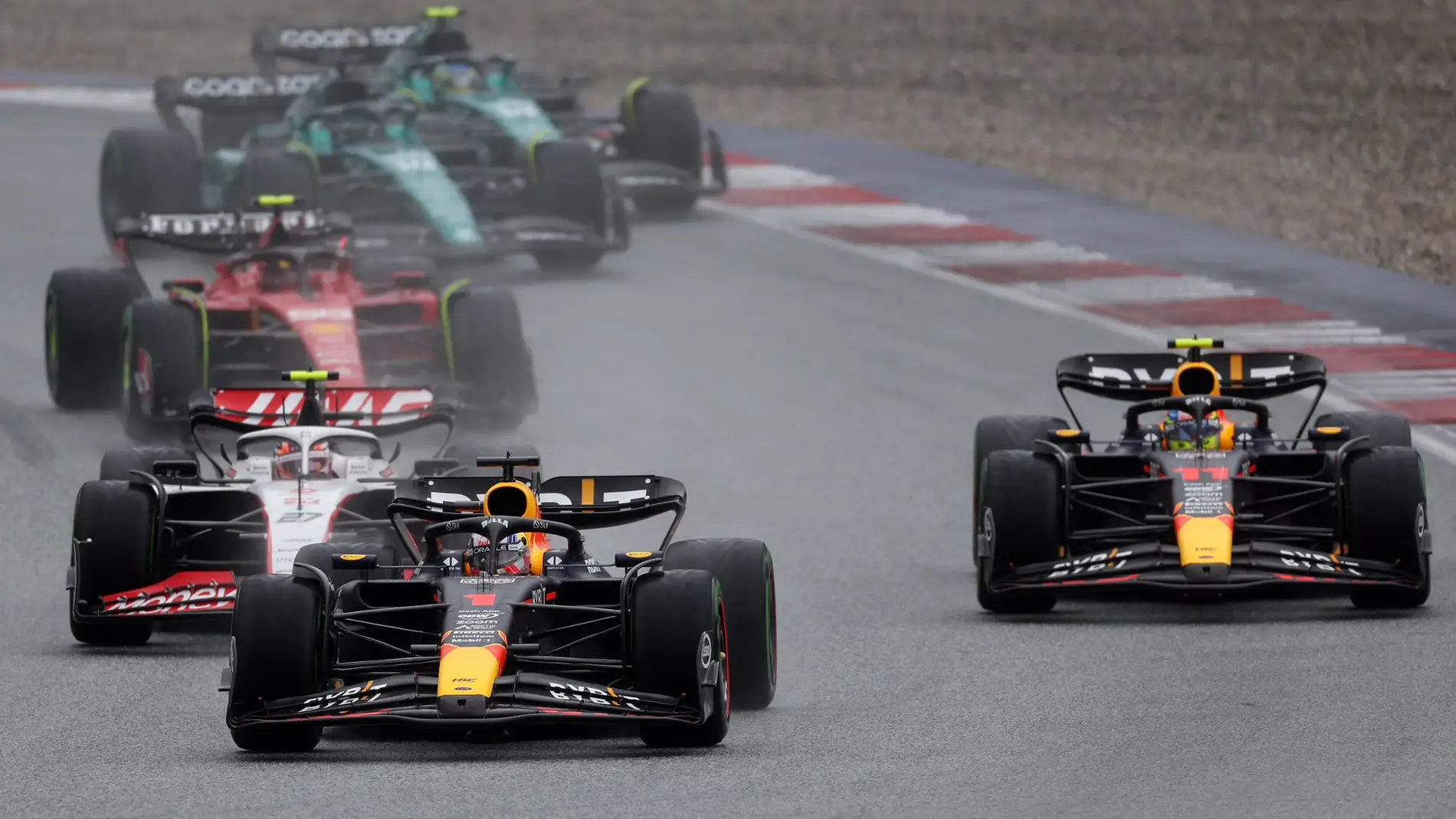 Max Verstappen gana una carrera sprint en Austria sobre pista mojada