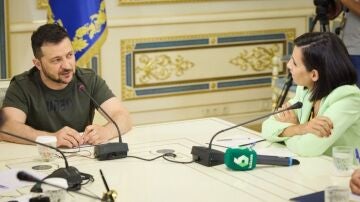 Ana Pastor entrevista al presidente de Ucrania, Volodímir Zelenski