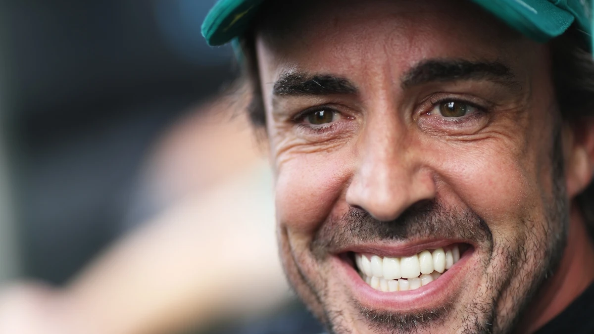 Fernando Alonso, sonriente