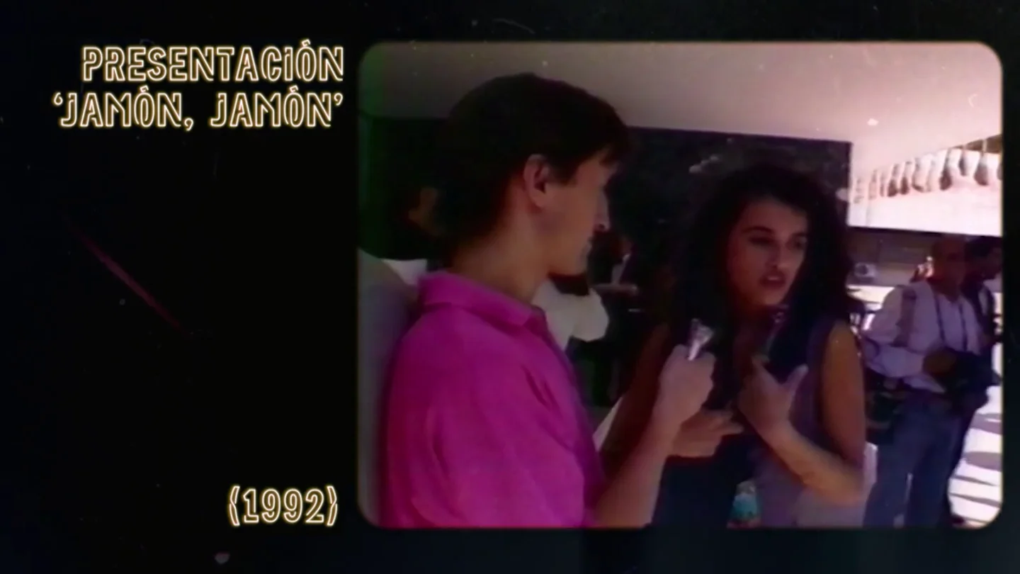 El divertido error de Penélope Cruz en su primera entrevista: así desveló gran parte de 'Jamón, jamón' antes de su estreno El divertido error de Penélope Cruz en su primera entrevista: así desveló gran parte de 'Jamón, jamón' antes de su estreno
