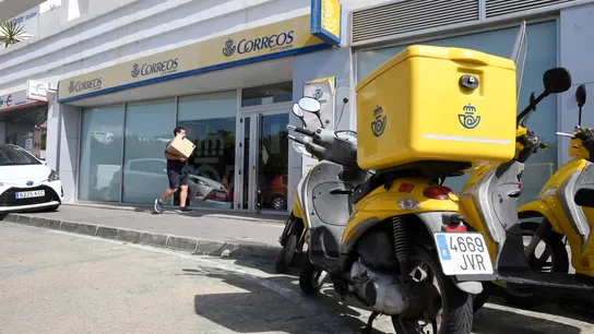 Empiezan a llegar las papeletas y la documentación del voto por correo: cómo depositar el voto en Correos Empiezan a llegar las papeletas y la documentación del voto por correo: cómo depositar el voto en Correos