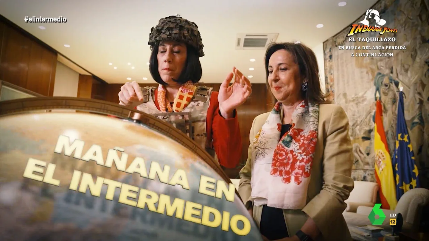 Margarita Robles será entrevistada por su doble 'Margarita Robles' en El Intermedio Margarita Robles será entrevistada por su doble 'Margarita Robles' en El Intermedio