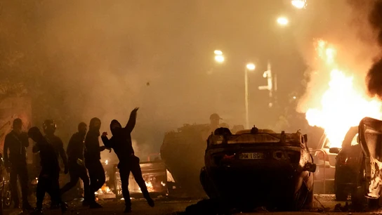 Momento de la sexta noche de disturbios en Francia Momento de la sexta noche de disturbios en Francia