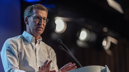 laSexta Noticias 20:00 (04-07-23) Feijóo presenta el programa del PP para el 23J aclarando pocas propuestas y entre críticas a Sánchez laSexta Noticias 20:00 (04-07-23) Feijóo presenta el programa del PP para el 23J aclarando pocas propuestas y entre críticas a Sánchez