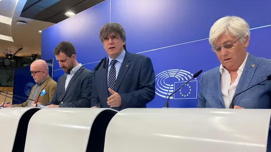 Puigdemont, junto con los eurodiputados Antoni Comín y Clara Ponsatí Puigdemont, junto con los eurodiputados Antoni Comín y Clara Ponsatí