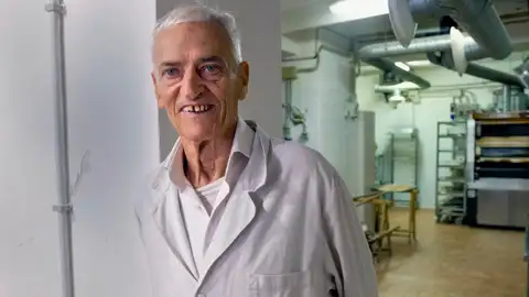 Angelo Arrigoni en la conocida como "panadería de los papas" Angelo Arrigoni en la conocida como "panadería de los papas"