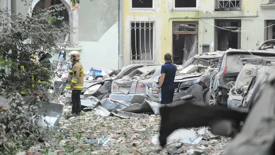 Un bombardeo ruso contra un edificio de viviendas en Lviv. Un bombardeo ruso contra un edificio de viviendas en Lviv.