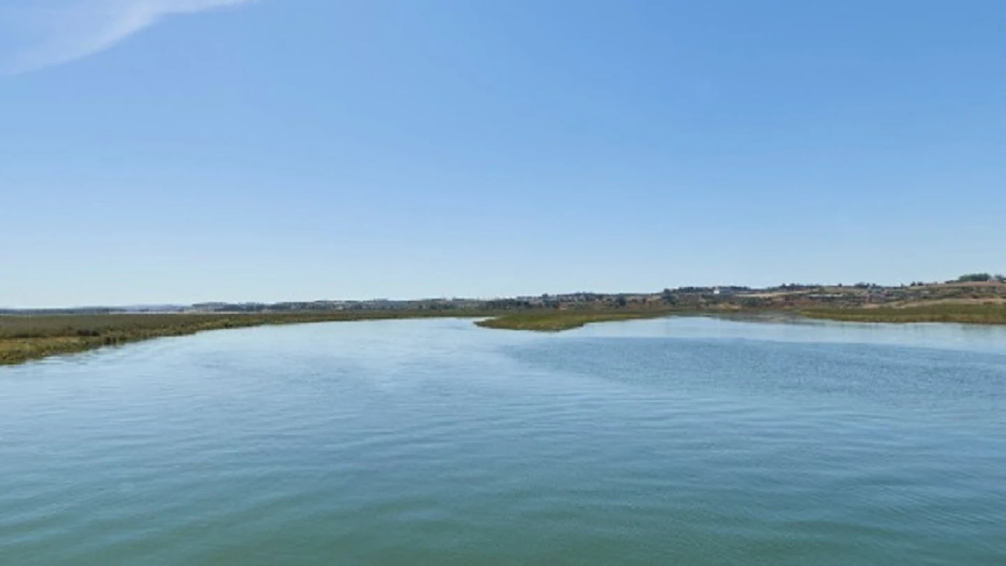 El Río Tinto, a su paso por San Juan del Puerto El Río Tinto, a su paso por San Juan del Puerto