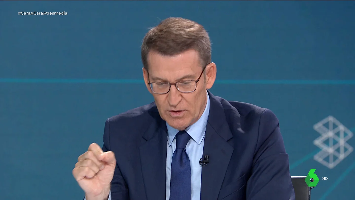 Feijóo habla de la ley del 'solo sí es sí' Feijóo habla de la ley del 'solo sí es sí'