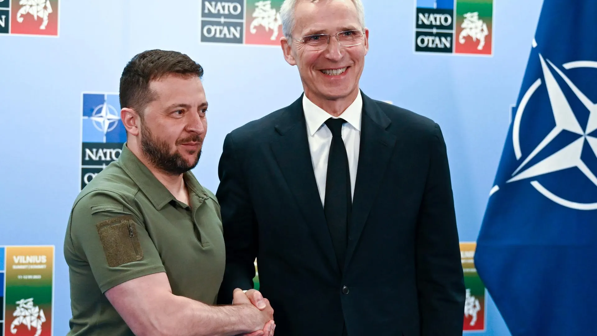 El secretario general de la OTAN, Jens Stoltenberg, y el presidente ucraniano, Volodímir Zelenski