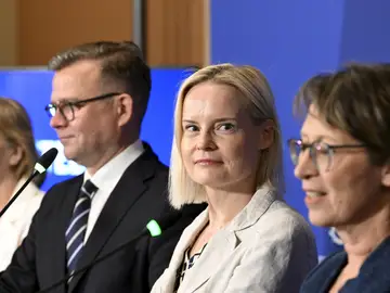 Escándalo en Finlandia por viejos comentarios de una líder ultraderechista: &quot;¿Alguien se apunta a escupir a mendigos y golpear a niños negros?&quot;