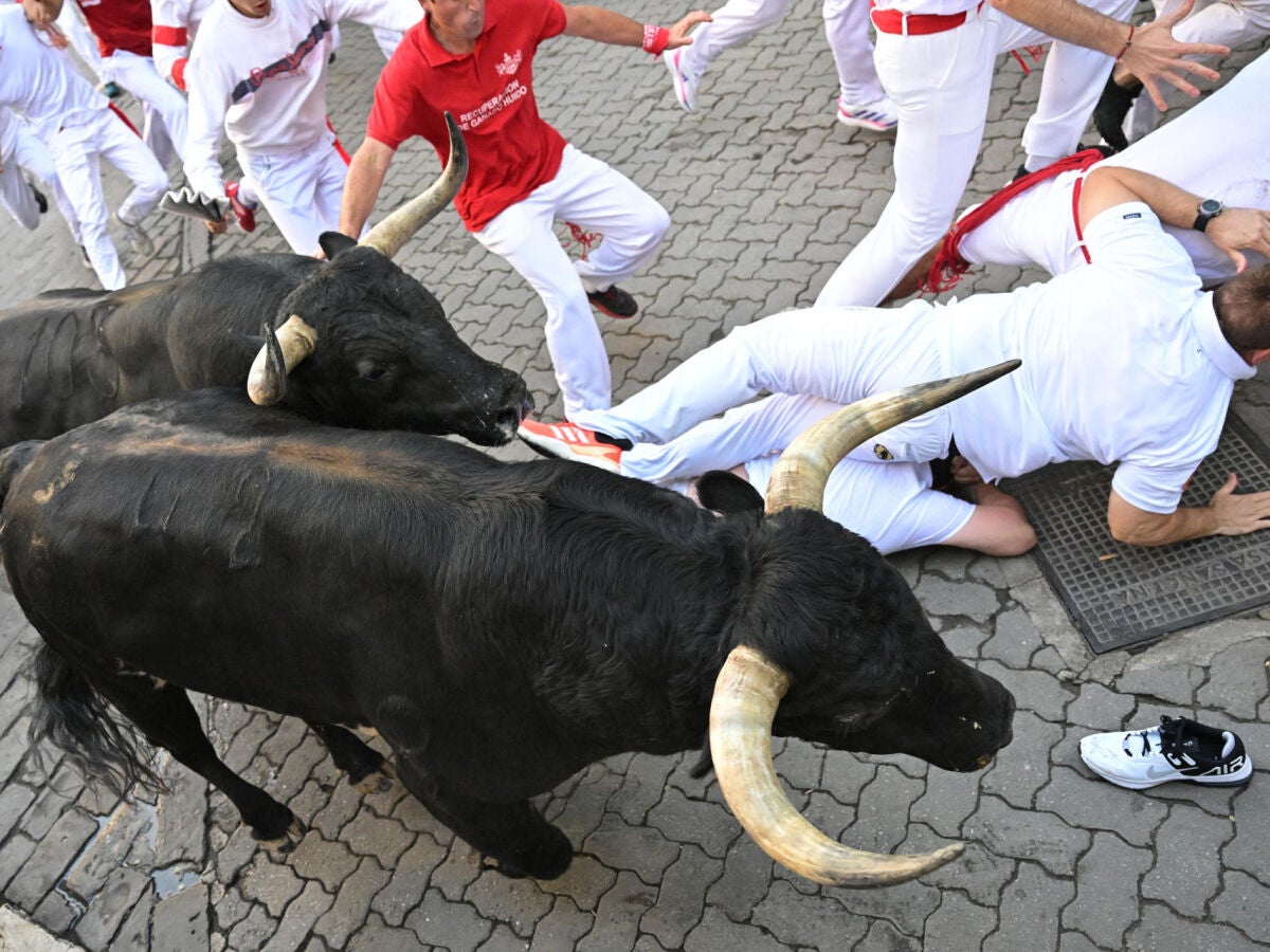 VÍDEO Octavo encierro de San Fermín, en directo, con los toros de Miura