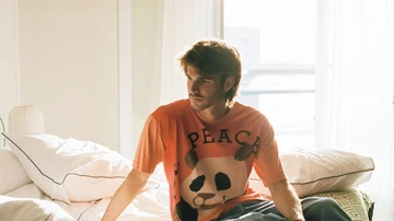 David (Álvaro Mel) es un romántico idealista en 'Un cuento perfecto'.