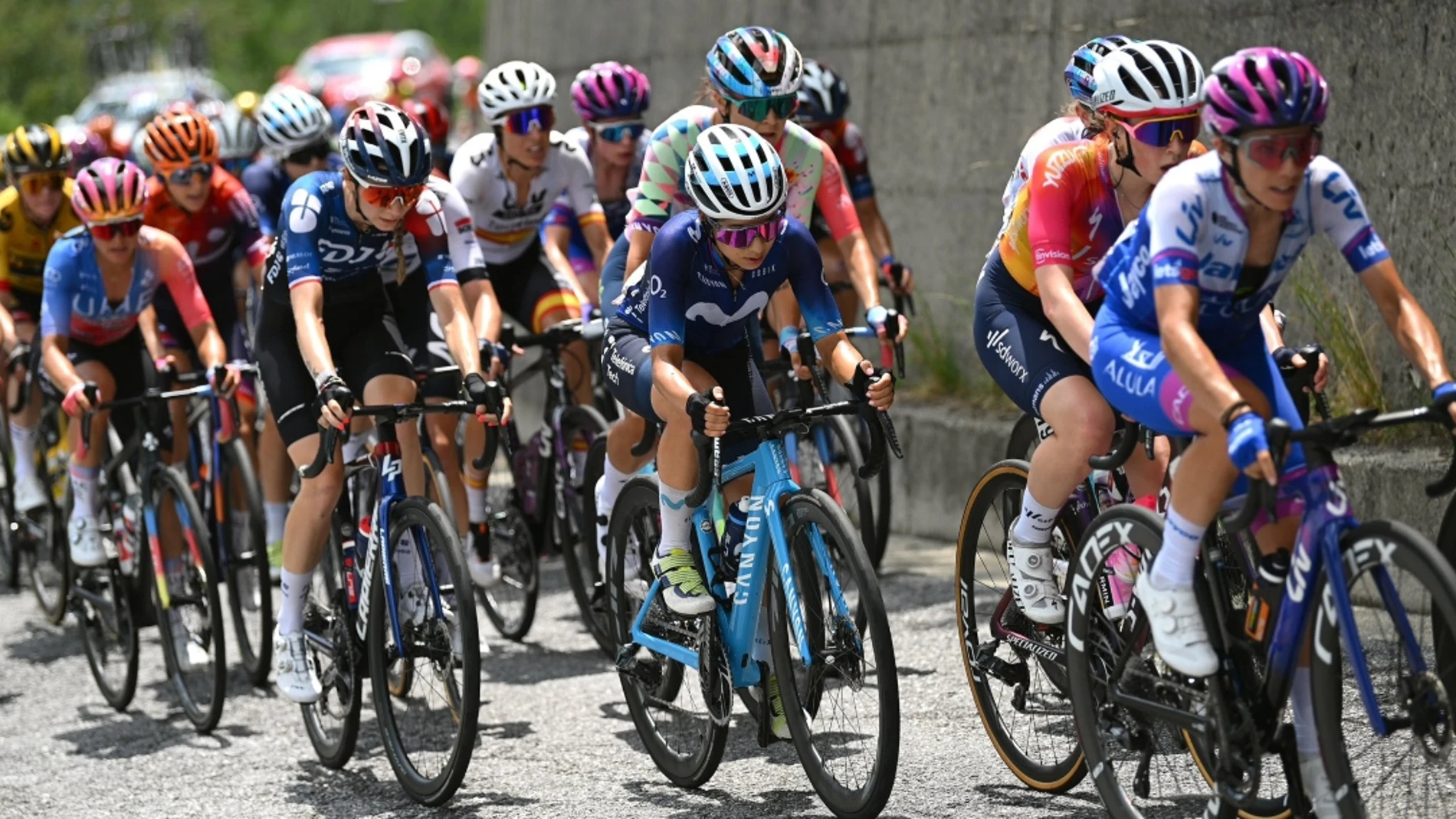 La UCI prohíbe a las ciclistas transgénero competir en categorías de mujeres