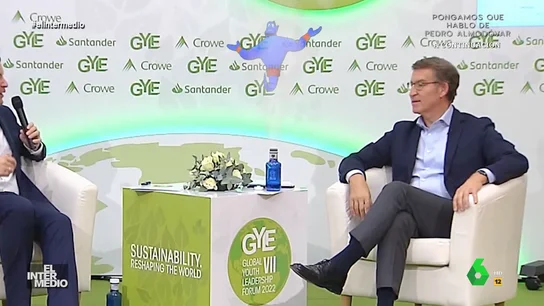 Vídeo manipulado - El momento en el que a Feijóo se le aparece el genio de la lámpara en pleno acto Vídeo manipulado - El momento en el que a Feijóo se le aparece el genio de la lámpara en pleno acto
