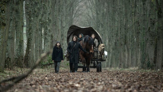 Daryl Dixon (Norman Reedus) junto a algunos de los nuevos personajes del spin-off 'The Walking Dead: Daryl Dixon'.